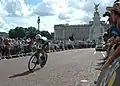 Kjell Carlström bei der Passage des Victoria Memorial und Buckingham Palace