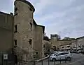 Turm mit Tor des Schlosses Poitiers