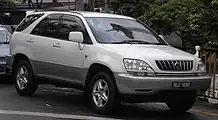 Erste Generation (XU10; 1997–2003)