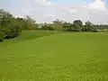 Gelände von Trabboch Castle mit Erdwerken