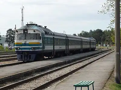Ein DR1A im Bahnhof Liiva