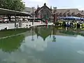 Blick über den entfernten Dreiecksbrunnen
