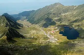 Blick auf die Transfogarascher Hochstraße und den Bâlea-See
