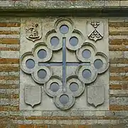Fenster im Erdgeschoss.