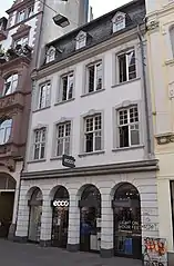 Wohn- und Geschäftshaus