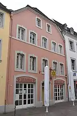 Wohn- und Geschäftshaus