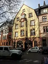 Wohn- und Geschäftshaus
