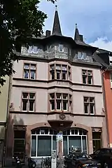 Wohn- und Geschäftshaus