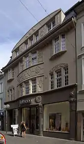 Wohn- und Geschäftshaus