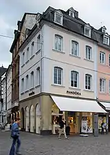 Wohn- und Geschäftshaus