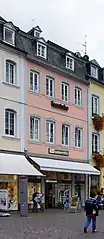 Wohn- und Geschäftshaus
