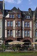 Wohn- und Geschäftshaus