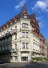 Wohn- und Geschäftshaus