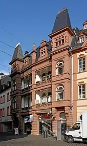 Wohn- und Geschäftshaus