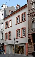 Wohn- und Geschäftshaus