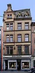 Wohn- und Geschäftshaus