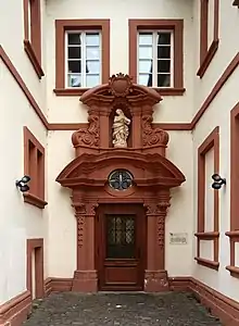 Portal des ehemaligen Welschnonnenklosters