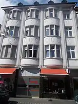 Wohn- und Geschäftshaus