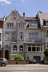 Katharinenufer 4: dreigeschossige Jugendstil-Reihenvilla, 1907, Architekt C. Kokke