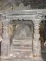 Thron im Tempel