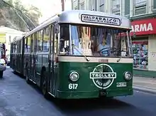 Ein 1965 gebauter Berna-Trolleybus des Typs 4 GTP  beim Oberleitungsbus Valparaíso