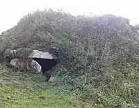 Tumulus von Poulguen – Front- und Rückseite