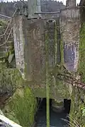 Turbinenkasten mit Durchlaufturbine hinter dem ehemaligen Landgasthof