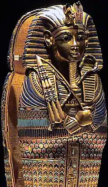 Miniatursarg für Eingeweide mit Spruch der Isis, Schutzgöttin des Horussohnes Amset, Ägyptisches Museum Kairo
