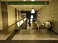 Abgang von der Verteilerebene zur Bahnsteigebene