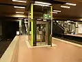 Aufzug auf der Bahnsteigebene