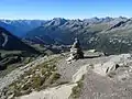 Ausblick vom Gipfel nach Süden überSan Bernardino, im Hintergrund der Lago d’Isola