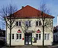 Kreuzstraße 3, das Wohnhaus mit Gaststätte „Unter den Linden“