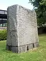 Granit (Normandie), gespalten, geschnitten (1985)- Neue Nationalgalerie, Berlin