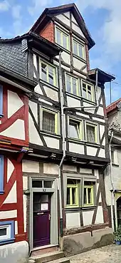 Untere Fulder Gasse 20 in Alsfeld, trotz Zwerchgiebel ein Traufenhaus