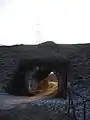 Detail einer ehemaligen Bahn-Unterführung bei Sonnenuntergang