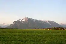 Salzburger Becken und Salzburger Kalkhochalpen: Das Untersbergmassiv, von Salzburg aus gesehen
