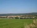 Blick auf Urnshausen – im Hintergrund rechts der Pleß
