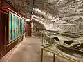 Ausstellungsraum im Kellergewölbe zum Thema Drachen