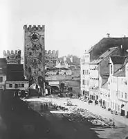 Das Karlstor vor …