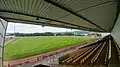 Blick von der Haupttribühne auf das Spielfeld