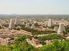 Die Gopurams des Arunachaleswara-Tempel in Tiruvannamalai