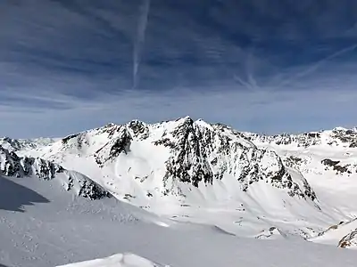 Blick nach Nordwesten zu Tschima da Flix, Piz Picuogl, Piz Calderas, Piz d’Err, Haldensteiner Calanda, Tinzenhorn, Aroser Rothorn, Piz Jenatsch und Piz Ela (v.&nbsp;l.&nbsp;n.&nbsp;r.).