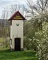„Villa Fledermaus“ neben der Kirche