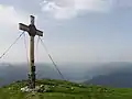 Gipfelkreuz mit Blick Richtung Süden ins Zillertal