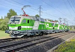 Lokzug mit drei Sr3 zwischen Hämeenlinna und Parola