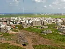 Neue Stadtviertel von Yoff am internationalen Flughafen Dakar-Léopold Sédar Senghor, im Hintergrund Ouakam