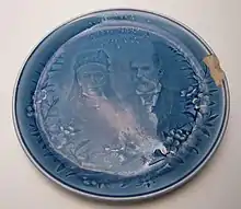 Gedenkteller anlässlich der Goldenen Hochzeit von Eugen von Boch und Oktavie geb. Villeroy im Jahr 1892