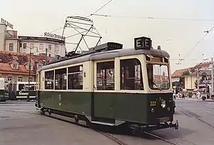 Triebwagen 222 als E-Wagen auf dem Jakominiplatz, Mai 1989.
