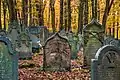 Grabsteine im ältesten Teil des Friedhofes
