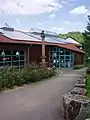 Eingang zum Römerhaus mit Nachbildung der Jupitergigantensäule von Walheim